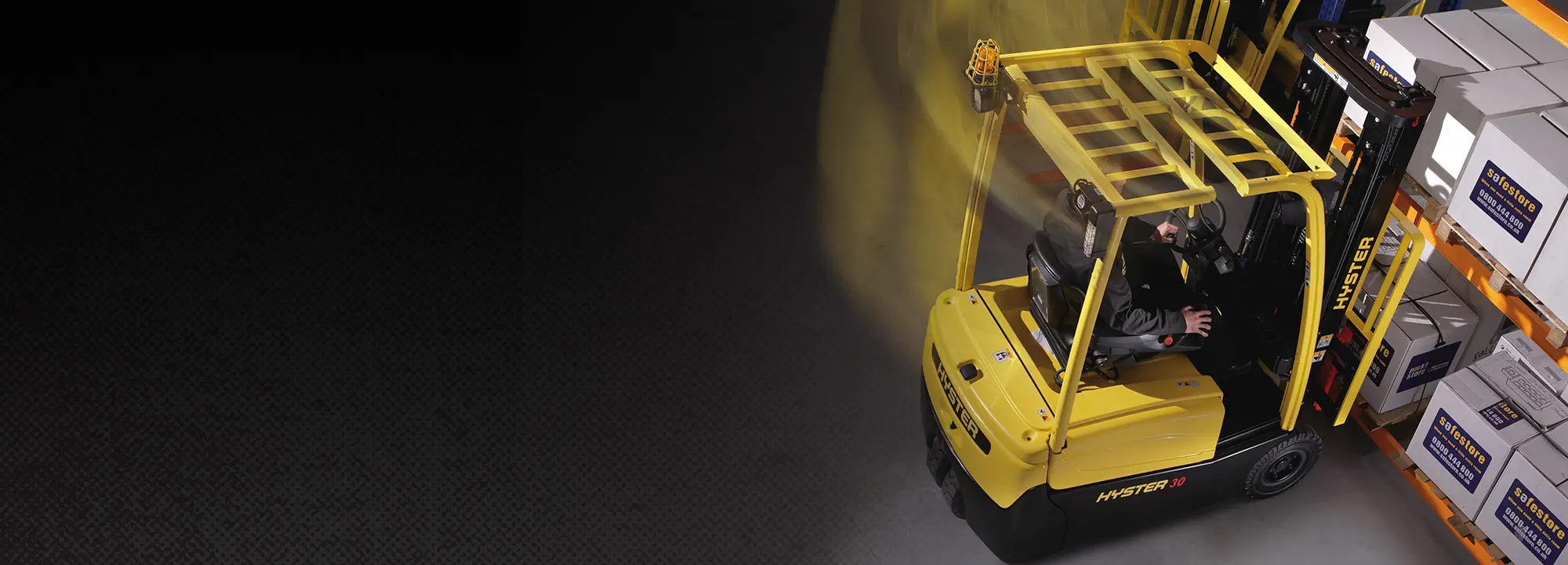 hyster-rental-2025-hero-background-2000x721-1